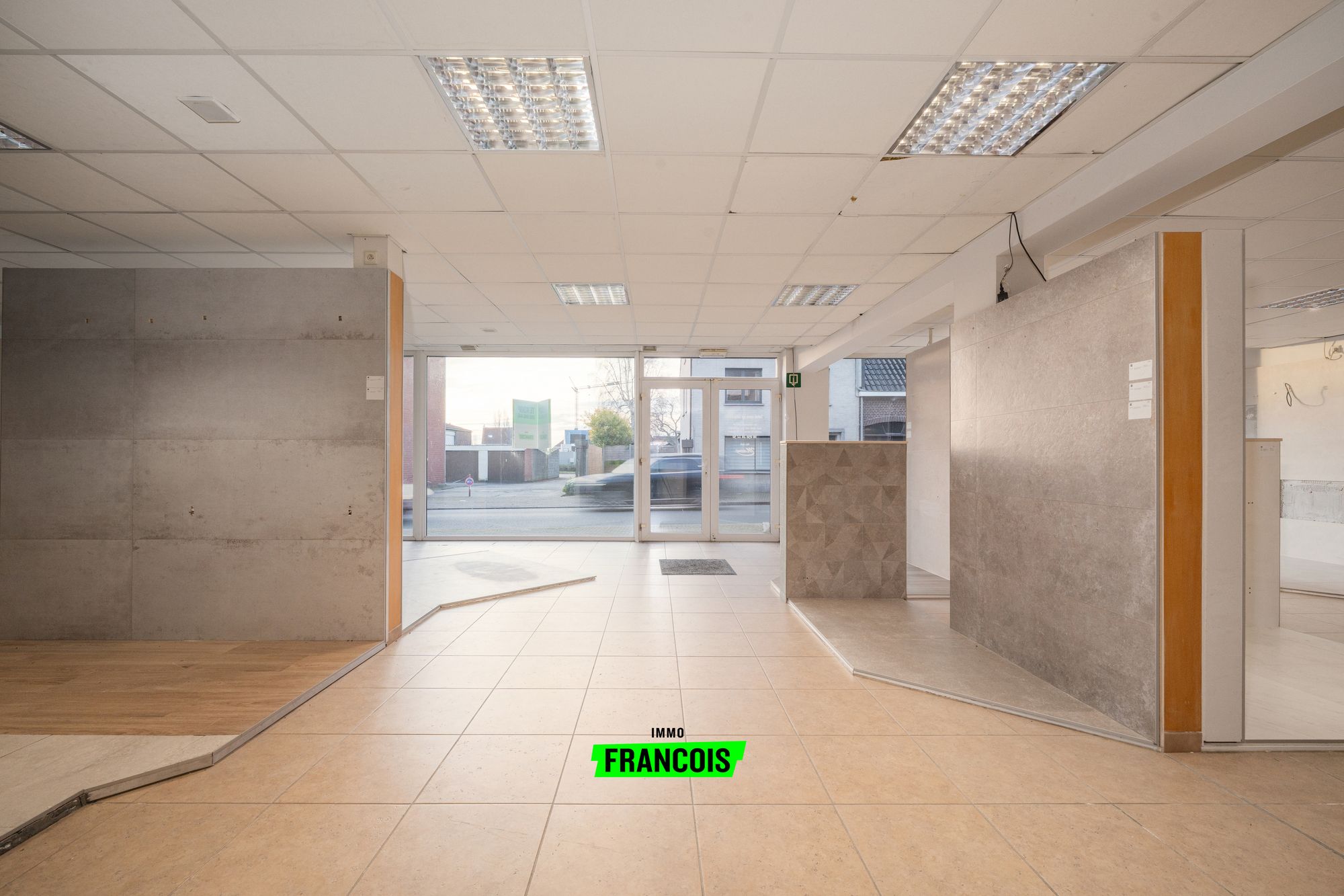 Handelspand met luxueus gerenoveerd appartement met dakterras, loods en garage. - foto 3