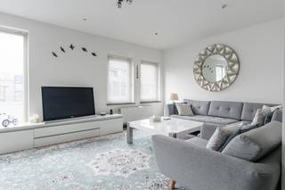 Dit lichtrijke en goed onderhouden appartement bevindt zich op een centrale ligging in het hart van Pelt, met winkels, scholen en openbaar vervoer...