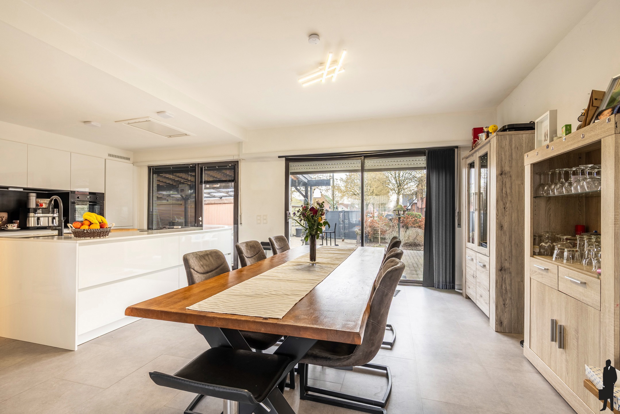 Laagbouwwoning met kelder op hoekperceel van 834m² - foto 5