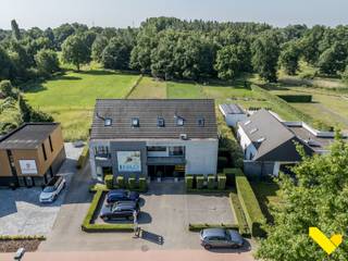 Droomt u van een unieke investering of een oase van rust, ruimte en comfort? Grijp dan nu uw kans!Wij bieden een uitzonderlijk eigendom aan in...