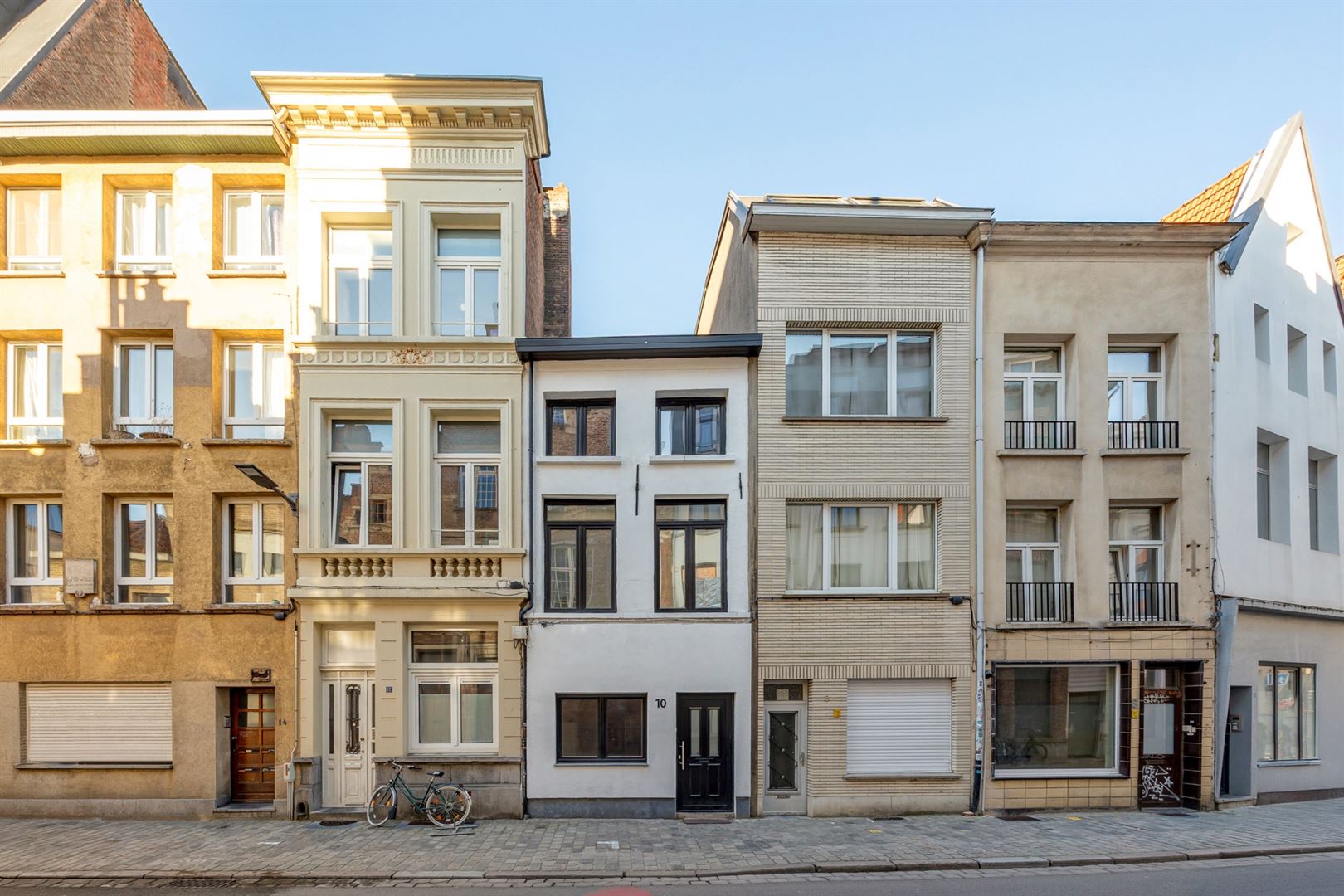Gerenoveerde woning met 4 kamers aan UA - foto 1