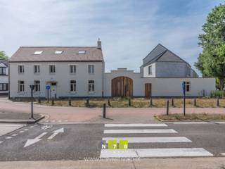 <span><strong>KARAKTERVOLLE RUIME WONING INCLUSIEF PRAKTIJKRUIMTE OP EEN PERCEEL VAN 5A74CA TE DILSEN-STOKKEM (ELEN) <br /><br />TROEVEN<br /></strong>- Ideale commerciële ligging langs de Rijksweg! (N78). <br />- Goede verbinding naar omliggende gemeenten zoals Maaseik, Maasmechelen,... <br />- Dichtbij de grens met Nederland. <br />- Pand met diverse mogelijkheden: praktijkruimte, kangoeroewoning,... <br />- Combinatie wonen & werken mogelijk! <br />- EPC-label D: GEEN renovatieverplichting!<br />- Ruime woning met een bewoonbare oppervlakte van 285 m². <br />- Asbestveilige woning! <br />- 4 slaapkamers (eventueel 5 of 6)! <br />- Inpandige garage.<br />- Parkeergelegenheid in directe omgeving<br />- Terras met zicht op de volledig omheinde tuin! <br /><strong><br />KELDERVERDIEPING -1 <br /></strong>- Kelderruimte (6,40m x 3,00m = 19,20m²): gewelfde kelder, betonvloer. <strong><br /><br />GELIJKVLOERS 00<br /></strong>- Inkomhal (2,00m x 1,50m = 3,00m²): tegelvloer. <br />- Hal (1,00m x 2,20m = 2,20m²): tegelvloer. <br />- Traphal ((5,30m x 1,50m) + (3,75m x 3,00m) = 19,20m²): trap naar kelder en eerste verdieping, tegelvloer. <br />- Woonkamer 1 (5,00m x 7,80m = 39,00m²): ook mogelijk als polyvalente ruimte, houten lambrisering, houten schouwmantel, parketvloer. <br /></span>- Woonkamer 2 <span>(5,50m x 8,50m = 46,75m²): ook mogelijk als polyvalente ruimte, open haard, schuifpui naar de tuin, veel lichtinval dankzij grote raampartijen, tegelvloer. </span><br /><span>- Keuken (4,00m x 4,00m = 16,00m²): geïnstalleerde keuken met onderkasten, bovenkasten, koelkast, oven, microgolfoven, gasfornuis, spoelbak, betegelde achterwand, deur naar de tuin, tegelvloer. </span><br /><span>- Toilet (1,10m x 0,90m = 0,99m²): zittoilet, tegelvloer.<br />- Bureel (6,00m x 5,00m = 30,00m²): voorheen dokterspraktijk, inbouwkasten, bureau,...tegelvloer. </span><br /><span>- Berging 1 (4,75m x 4,20m = 19,95m²): tegelvloer.</span><span><br /></span>- Berging 2 <span> (3,00m x 2,40m = 7,20m²): voorheen wachtzaal, tegelvloer. </span><br /><br /><span><strong>VERDIEPING</strong> <strong>+01 </strong></span><br /><span>- Overloop <strong> </strong>((4,80m x 2,00m) + (2,00m x 1,00m) = 14,84m²)): trap naar het gelijkvloers, laminaat. <br />- Badkamer (2,40m x 5,35m = 12,84m²): badmeubel met dubbele lavabo, kolomkasten, spiegel; ligbad, douche met betegelde achterwand, novilon.<br />- Berging 3 (4,10m x 2,65m = 10,87m²): vlizotrap naar de zolder, houten vloer. <br />- Toilet (1,00m x 1,10m = 1,10m²): zittoilet, novilon. <br />- Slaapkamer 1 (4,75m x 3,00m = 14,25m²): laminaat. <br />- Slaapkamer 2 (4,30m x 4,50m = 19,35m²): laminaat. <br />- Slaapkamer 3 (3,00m x 4,30m = 12,90m²): muurkasten, laminaat. <br />- Slaapkamer 4 (3,00m x 4,90m = 14,70m²): muurkasten, laminaat. <br /><br /><strong>ZOLDERVERDIEPING</strong> <strong>+02 | </strong>((4,60m x 3,40m) + (11,90m x 1,00m) = 27,54m²) VERNIEUWD DAK + Cv-installatie (gas). <strong><br /></strong></span><br /><span><strong>EXTERIEUR</strong></span><br /><span>-Terras (4,30m x 5,00m = 21,50m²): terrastegels. <strong><br /></strong>- Beklinkerd pad naar de garage. <br />- Volledig omheinde & aangelegde tuin. <br />- Inpandige garage met automatische poort. (3,40m x 6,80m = 23,12m²): tegelvloer. <br /><span><br /></span><br />Bekijkt u deze advertentie via een aanverwante vastgoedsite, surf dan zeker naar onze website <strong>www.N78vastgoed.be</strong> voor een uitgebreide beschrijving en foto's. <strong>Meer info: +32 (0)89 86 18 88 of info@N78vastgoed.be.</strong></span>