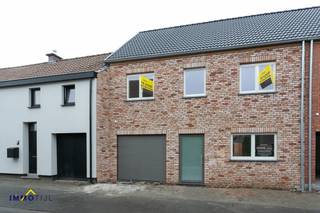 NIEUWBOUWWONING met 3 slaapkamers op rustige locatie!BTW 6% mogelijk! Deze nieuwbouwwoning kan u vinden in de St. Martensommegangstraat te Moerzeke...