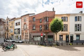 Op een strategische ligging nabij het station Gent-Sint-Pieters en het bruisende stadscentrum bevindt zich dit opbrengsteigendom met...