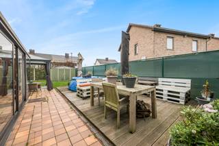 Te koop: ruime open bebouwing in Sint-Niklaas, gelegen in een rustige woonkern met groene omgeving en nabij openbaar vervoer. Deze woning uit 1981...