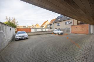 <ul>
<li>Open parkeerplaats;</li>
<li>Afmetingen: 5 m x 2,66 m. </li>
</ul>