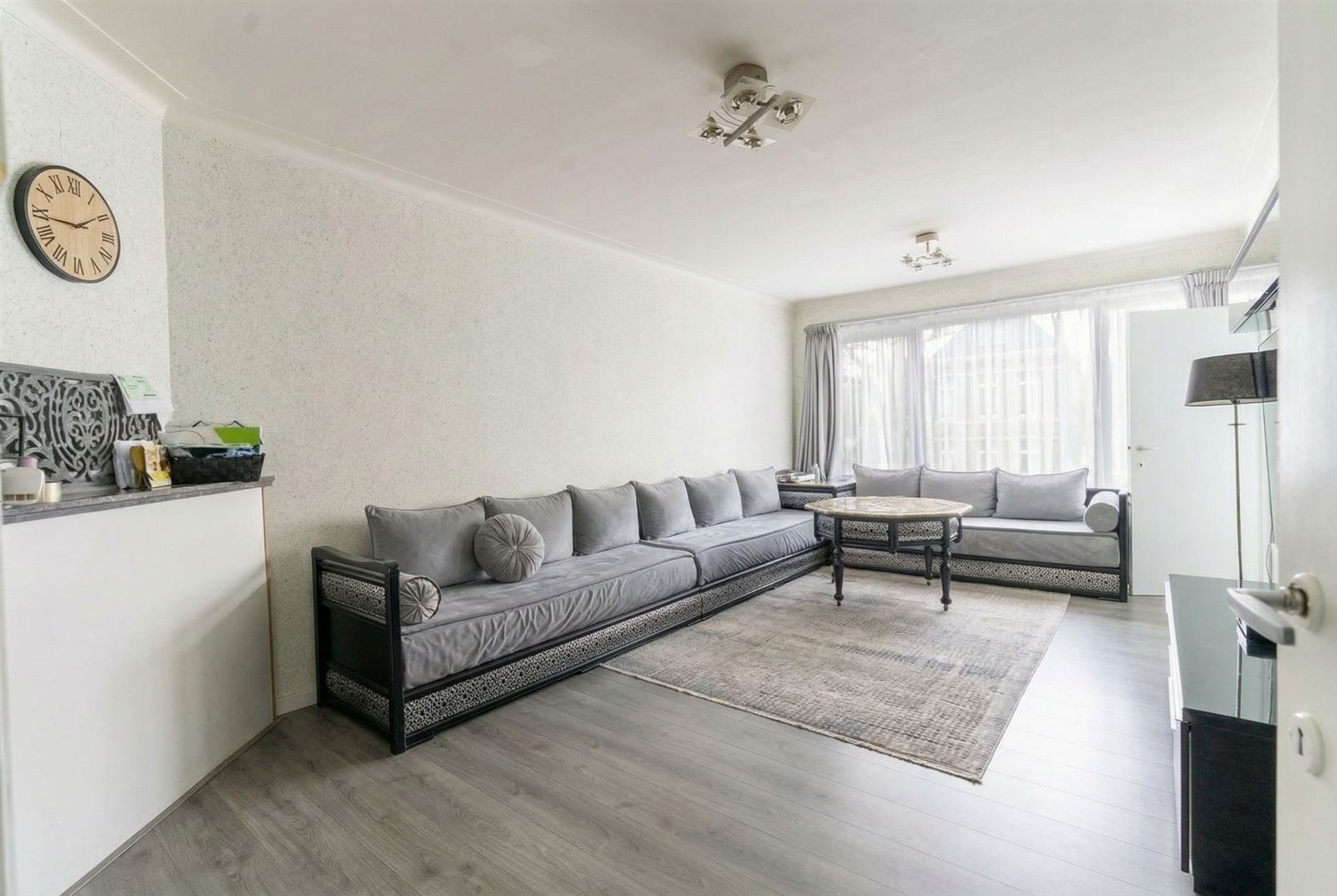 Appartement op 1ste verdieping met 3 SLPK + terras! - foto 2