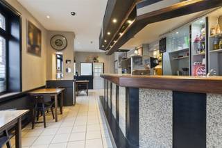 Opbrengsteigendom te koop te Laken.Bent u op zoek naar een interessante investering? Dit gebouw in Laken biedt een uitstekende kans! Gelegen op...