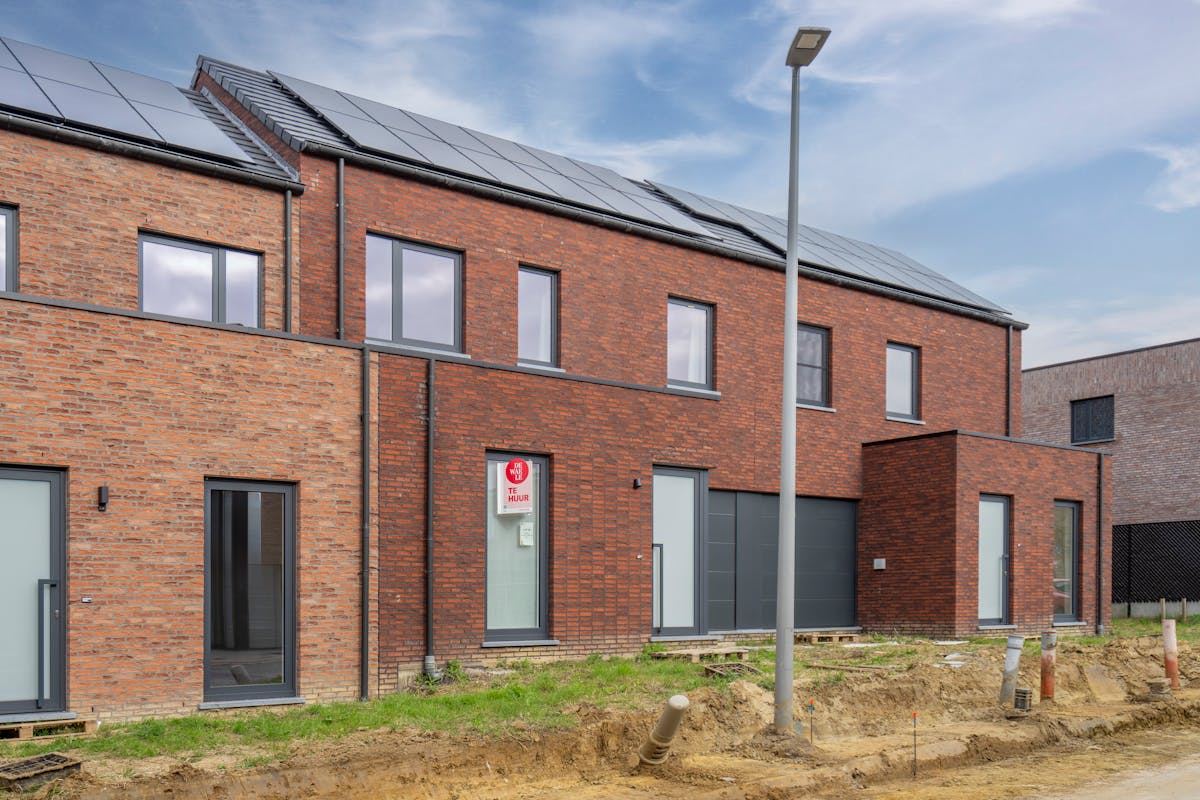  Nieuwbouwwoning met 3 kamers &amp; garage te huur in Kortrijk - foto 2