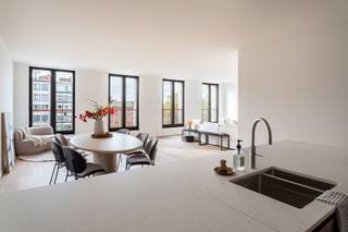 Met gepaste trots stellen we u residentie De Academie voor, een uitzonderlijk nieuwbouwproject op de site van de legendarisch kappersschool...