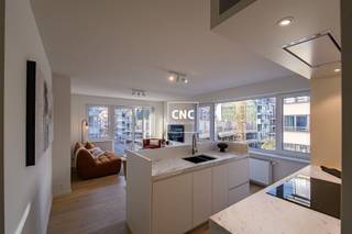 Charmant appartement op een goede ligging te Knokke.Dit appartement bevindt zich op een hoek en u hebt daardoor enorm veel lichtinval.Indeling: 1...