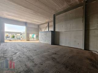 Nieuwbouw KMO-unit bestaande uit 164 m² opslagruimte in combinatie met 164 m² kantoren en 6 privatieve parkeerplaatsen te koop op bedrijventerrein...