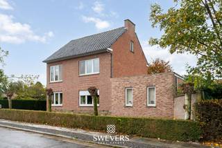 Voor meer info en foto’s, surf naar www.swevers.be – In een rustige buurt van Sint-Truiden, op slechts 300 meter van natuurdomein Overbroek, vind...