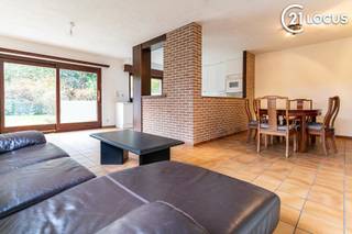 Ontdek deze verrassend ruime en veelzijdige woning in de rustige Goudvinklaan in Zwijndrecht. Dankzij de praktische indeling, extra benedenruimte...