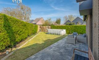 <p>In a quiet and green neighbourhood of Dilbeek, this well-maintained and move-in ready family home offers a living area of approximately 168m², four bedrooms, a sunny garden, terraces at the front and rear, and an included garage. The property combines a practical layout with quality finishes and an excellent location close to Dilbeek station, public transport, and easy connections to Brussels.</p><p>On the ground floor you will find an entrance hall with built-in storage, a bright living room with a wood-burning cassette, a fully fitted kitchen with all appliances, two bedrooms, a bathroom with double washbasin and bathtub including washer and dryer connections, a utility room, and a separate toilet. On the first floor there are two further bedrooms and a shower room. The attic, accessible from one of the first-floor bedrooms, offers flexible additional space for storage, a hobby room, home office, or extra bedroom.</p><p>Additional strengths include a favourable EPC certificate, solar panels, and a compliant electrical inspection. Contact us for more information or to arrange a viewing.</p>