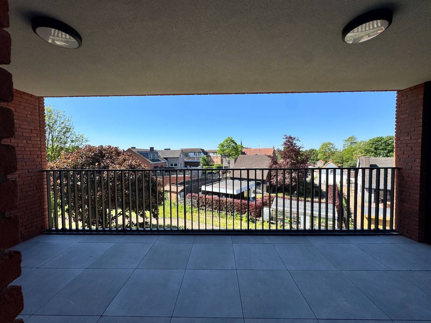 Nieuwbouwappartement met twee slaapkamers, terras en ondergrondse autostaanplaats te koop in Zulte - foto 3