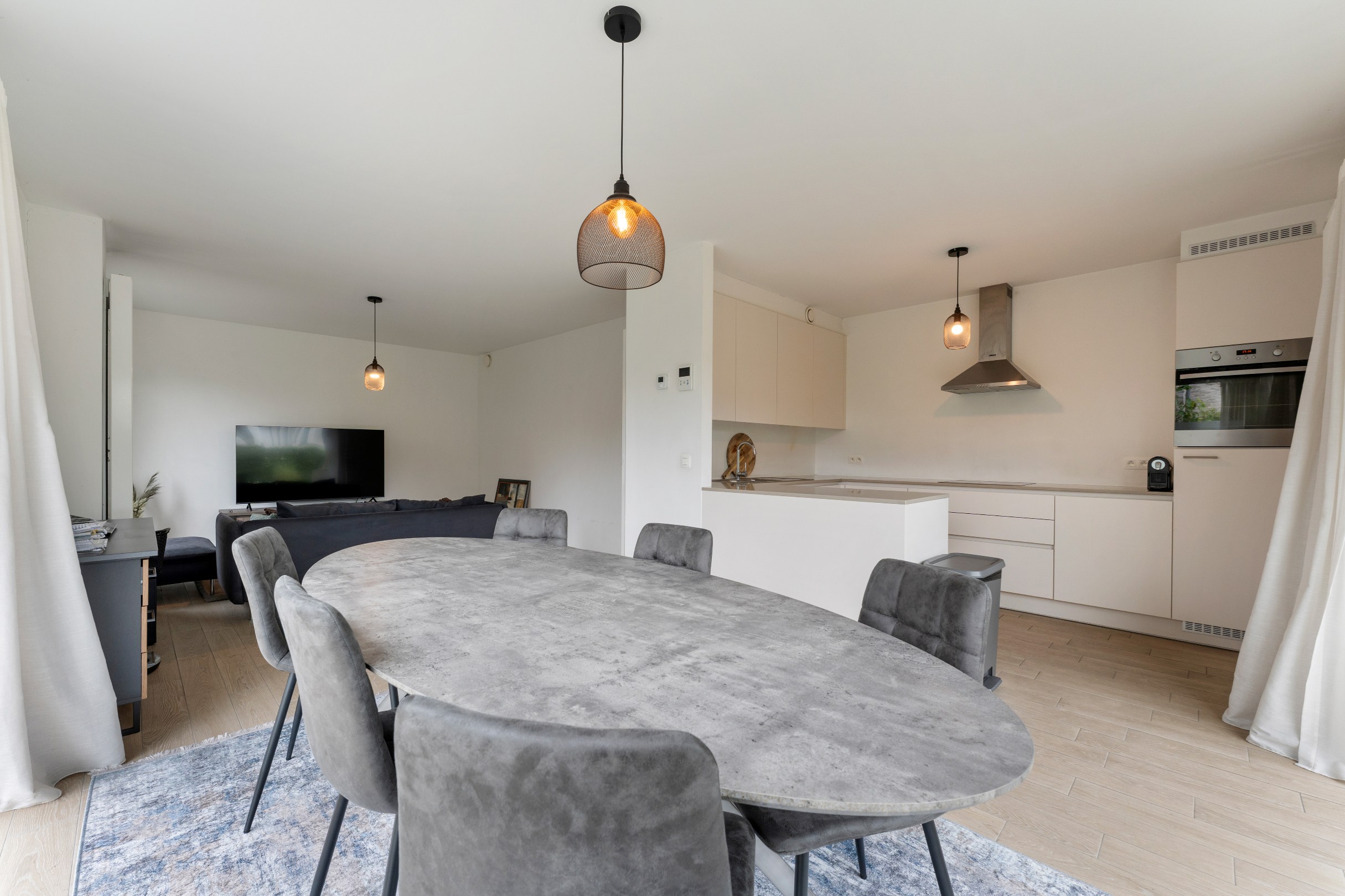 Leuk gelijkvloers appartement met 1 slaapkamer op toplocatie - foto 2