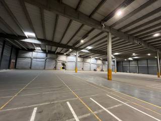 Uniek gelegen logistieek magazijnen met een totale oppervlakte van 15.370m², opsplitsbaar in 3.060m² - 6.270m² - 9.100m² - 12.000m². De vrije...