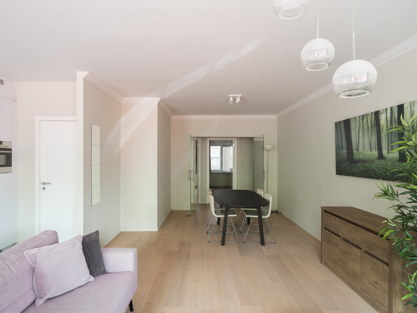 Gerenoveerd appartement aan de Muinkkaai met 2 grote slaapkamers, terras, garage en prachtig zicht op de Sint-Pietersabdij ! - foto 5