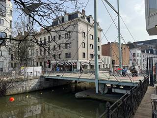 Wenst u een afspraak? bel 0493 76 17 53 of louise@centeroffice.beDit appartement is gelegen in de Hoornstraat op de hoek met de Ajuinlei. Gelegen op...