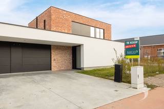 Prachtige BEN nieuwbouwwoning te Houwaart (slechts 2% RR!) Ontdek deze prachtig afgewerkte nieuwbouwwoning gelegen in het centrum van Houwaart. Het...