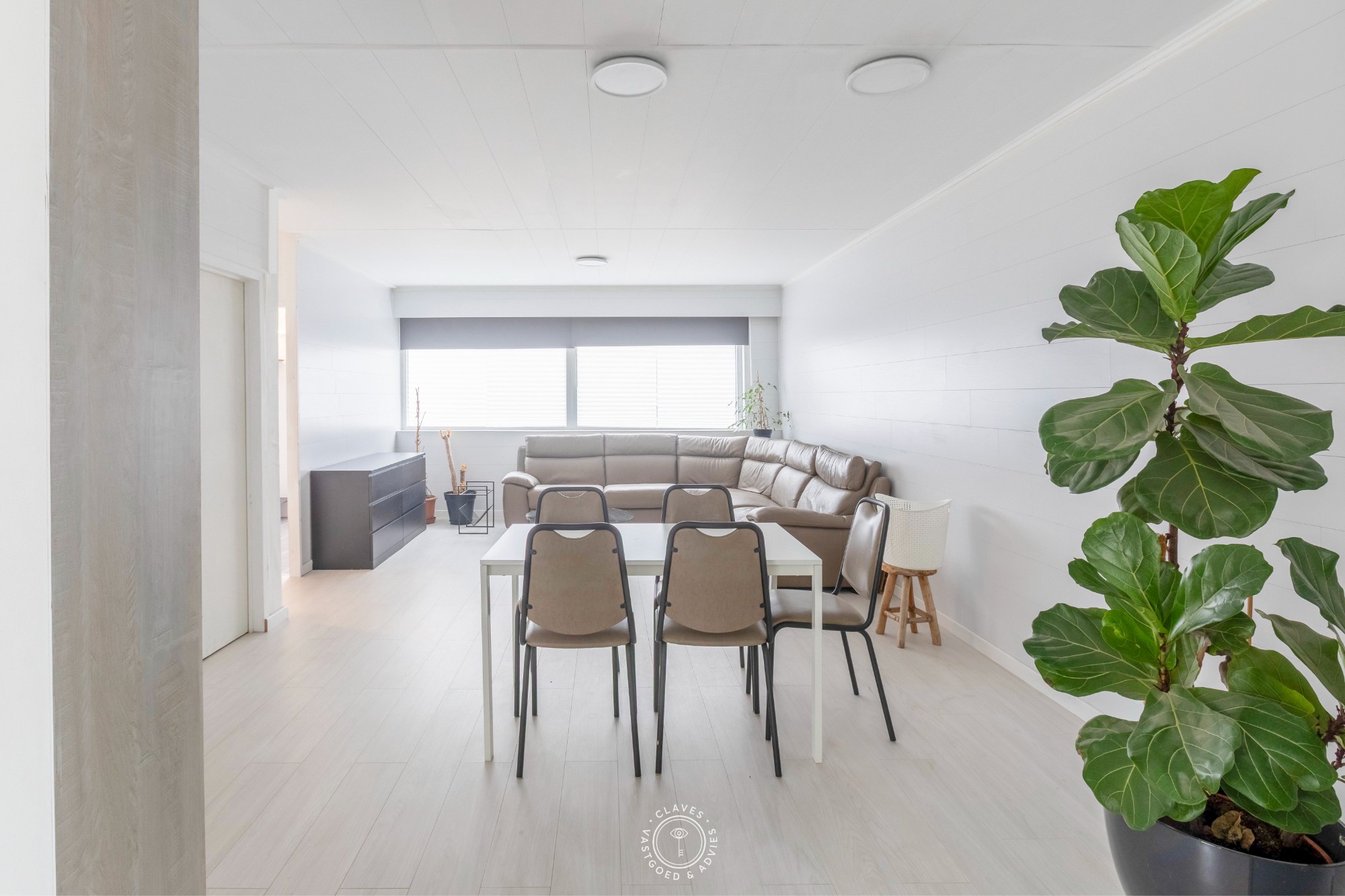 Vierslaapkamer woning met privatieve parkeermogelijkheden - foto 3