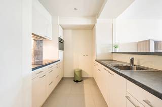 Premium volledig ingericht expat appartementWelkom in dit stijlvol en volledig gemeubeld expat appartement, gelegen in een residentiële en uiterst...