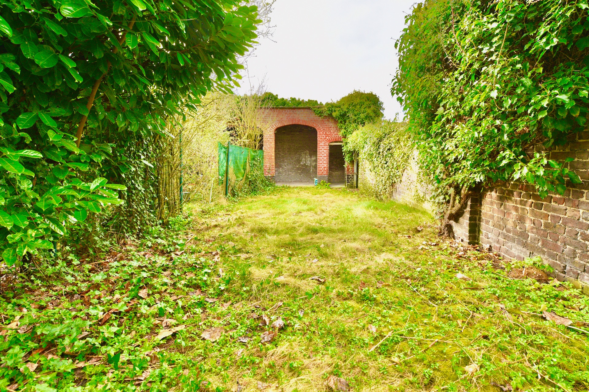 Uniek herenhuis in centrum Eeklo met 3+2 slpk, terras en tuin - Bieden vanaf 225.000 EUR* - foto 2