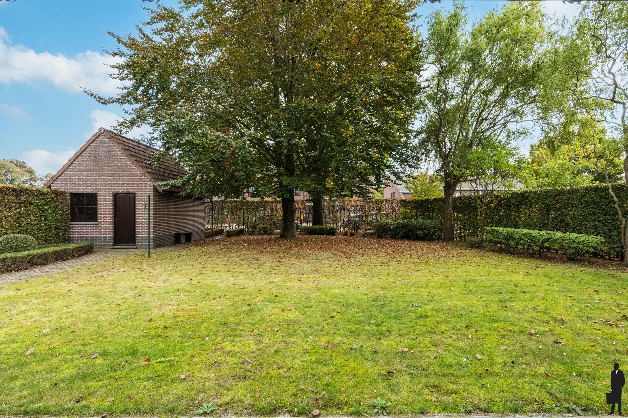 Vrijstaande woning met garage, bijgebouw en ruime zolder - foto 2