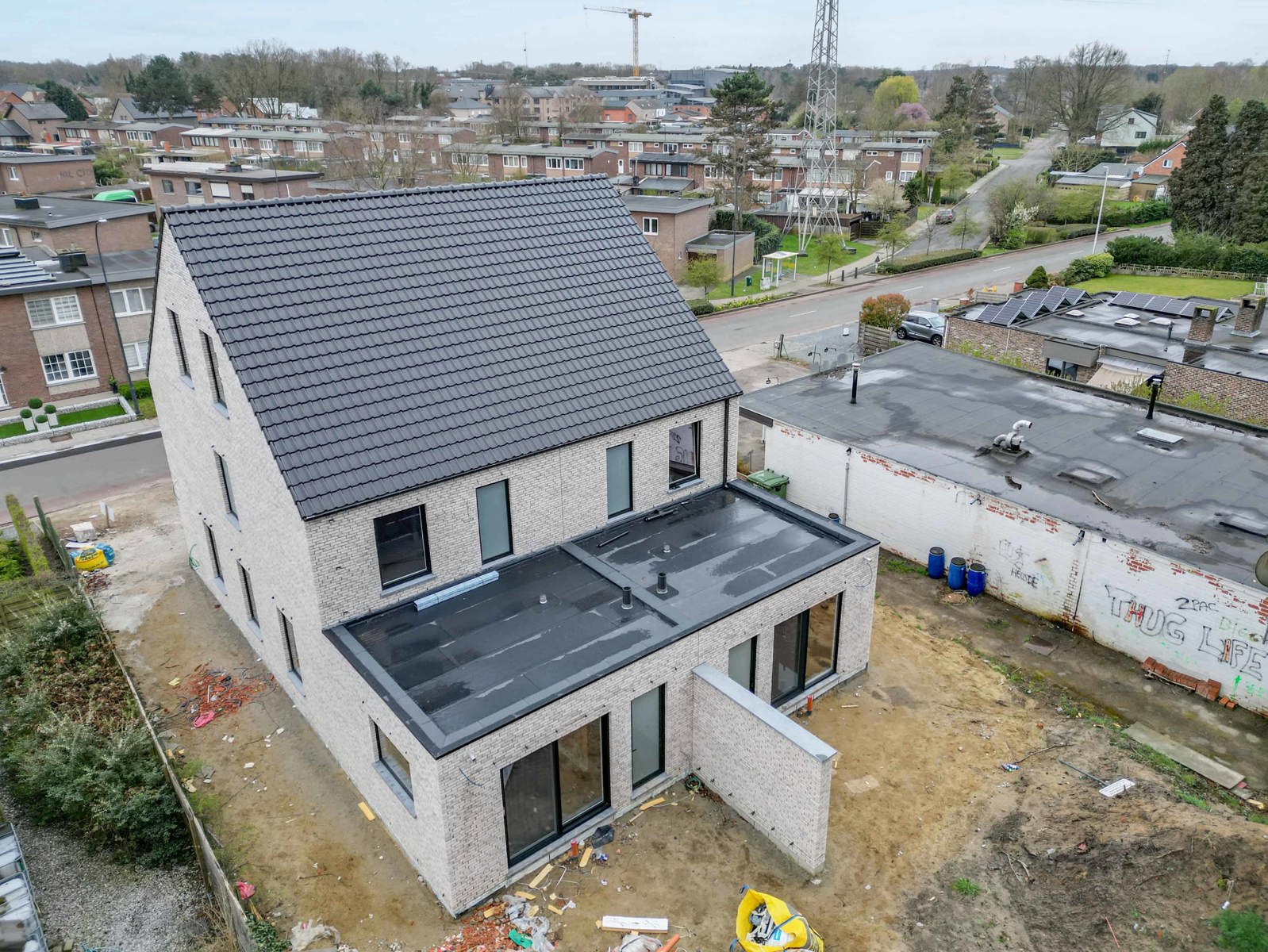 Nieuwbouwwoning met 4 slpks en tuin onder registratie!! - foto 2