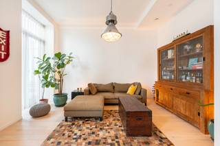 Deze nieuwbouw woning is gelegen in het hippe Zuid en combineert hedendaags wooncomfort met een stijlvolle uitstraling. De woning beschikt over...