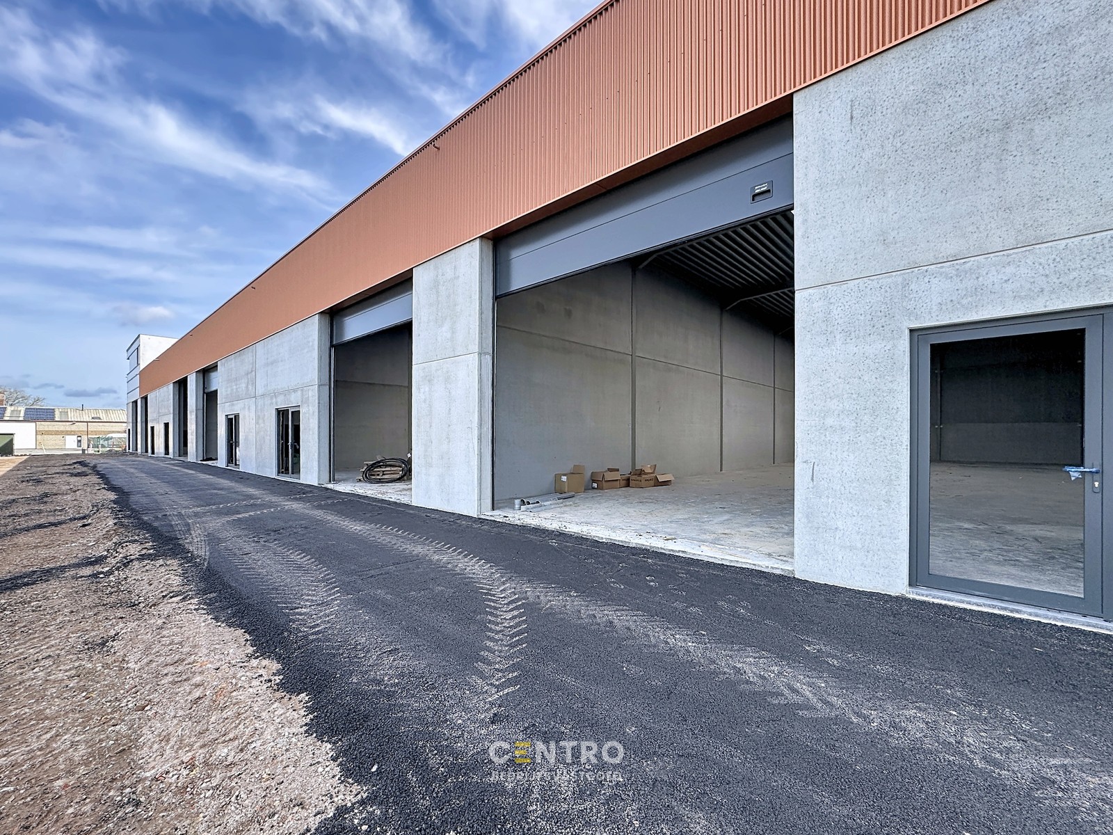NB MAGAZIJN (167m²) inclusief 1 private PARKEERPLAATS op industriezone "Schatting" te Zedelgem - foto 4