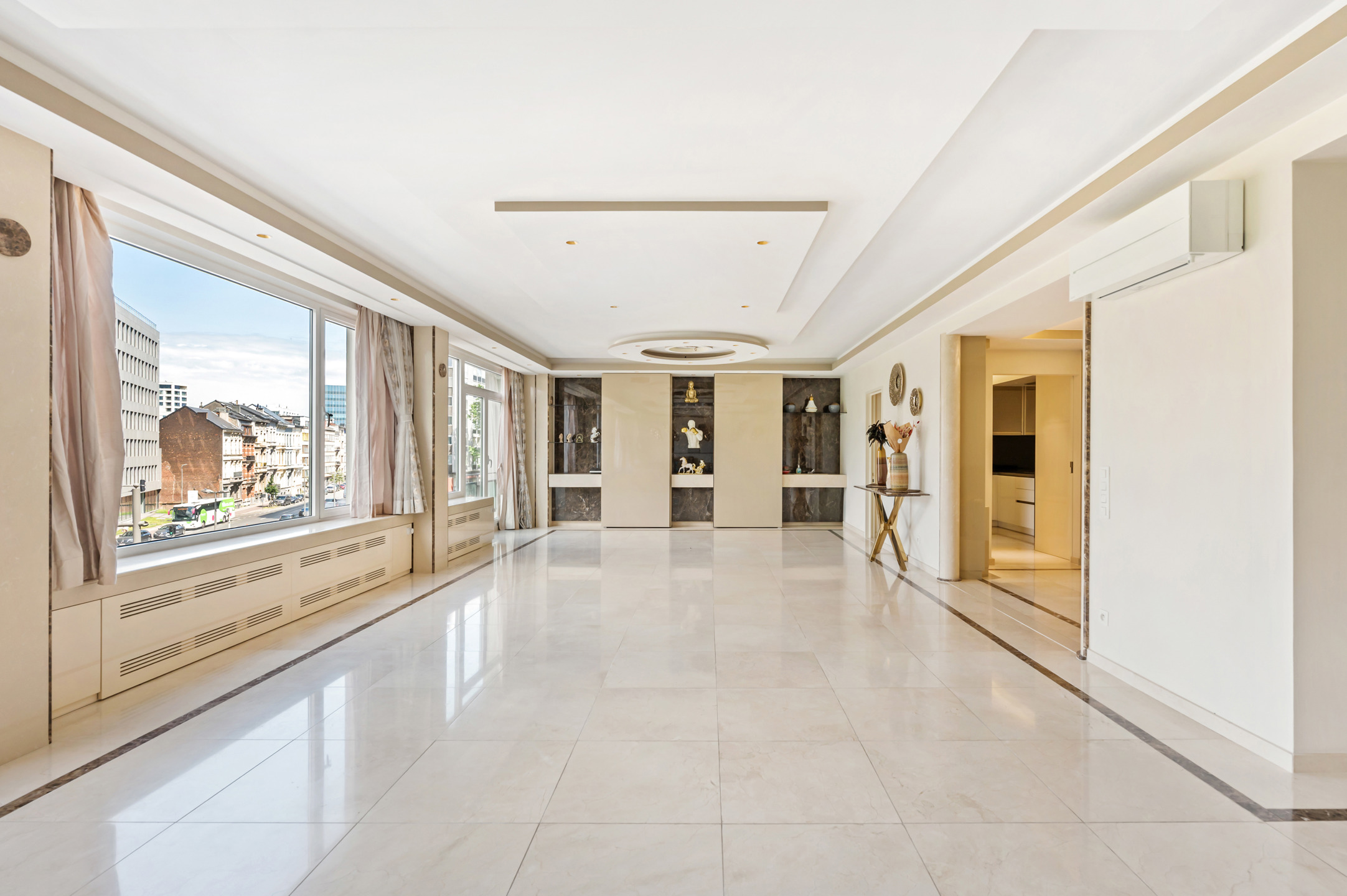 Appartement à vendre à Anvers avec 4 chambres - photo 2