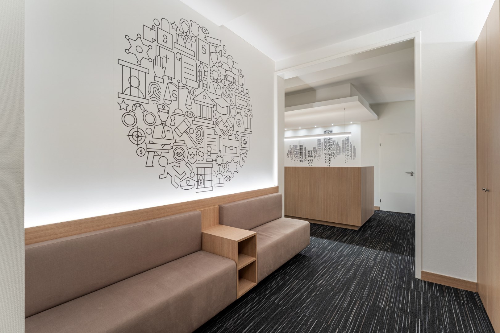 Handelspand/Kkantoor/ vrijberoep TE HUUR op toplocatie, 226m², ruime parkeergelegenheid - foto 4