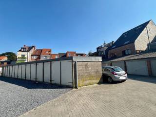 Broodstraat 14, in het centrum gelegen garagebox (nr 11). Vrij: 01/03/2026...