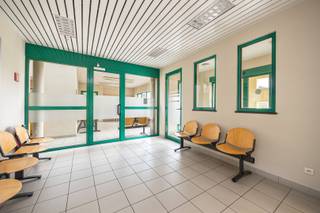 In het hart van Herselt vind je deze goed onderhouden kantoorruimte met een oppervlakte van maar liefst 192 m². Dankzij de centrale ligging is...