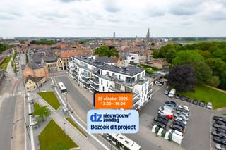 <span><span><strong>--- NIEUWBOUWZONDAG - ZO. 25 OKTOBER 2026 ---<br />--- BEZOEK DIT PROJECT VAN 13:00 TOT 16:00 ---</strong></span></span><br /><br /><span><span>In het centrum van <strong>Diksmuide</strong> bevindt zich dit <strong>instapklare appartement met twee slaapkamers</strong>, gelegen op het <strong>gelijkvloers van residentie 'Patersvat'</strong>. Dankzij de gunstige en centrale ligging bevinden winkels, supermarkten, horecazaken en het openbaar vervoer zich op wandelafstand. Dit energiezuinige appartement is ideaal als eigen woonst of als interessante vastgoedinvestering.<br />Het appartement is <strong>volledig afgewerkt en geschilderd</strong>, waardoor u het onmiddellijk kunt betrekken. Via de inkomhal met aansluitende gang bereikt u het apart gastentoilet met handenwasser. De lichtrijke leefruimte omvat een gezellige zithoek, een eetplaats en een volledig ingerichte open keuken, voorzien van alle nodige toestellen. <strong>De hoge plafonds zorgen voor een aangenaam ruimtelijk gevoel en versterken de openheid van de leefruimte.</strong> Vanuit de leefruimte heeft u rechtstreeks toegang tot het <strong>zonnige, zuidgerichte terras van 10,8 m²</strong>, waar u optimaal kunt genieten van de zon en het buitenleven.<br />Verder beschikt het appartement over <strong>twee volwaardige slaapkamers</strong>, een badkamer uitgerust met een douche en een lavabomeubel, en een praktische berging met wasplaats waarin alle technieken netjes zijn ondergebracht.<br /><strong>De residentie beschikt tevens over een gemeenschappelijke fietsenberging. Bijkomend bestaat de mogelijkheid om een autostaanplaats en een afzonderlijke berging aan te kopen, wat zorgt voor extra comfort en bijkomende bergruimte (prijs op aanvraag).</strong><br /><br /><u>Troeven:</u></span></span>
<ul>
<li><span><span>Gelegen op het gelijkvloers;</span></span></li>
<li><span><span>Volledig afgewerkt en geschilderd;</span></span></li>
<li><span><span>Instapklaar en in nieuwstaat;</span></span></li>
<li><span><span>Hoge plafonds met een ruimtelijk gevoel;</span></span></li>
<li><span><span>Zuidgericht terras van 10,8 m²;</span></span></li>
<li><span><span>Twee volwaardige slaapkamers;</span></span></li>
<li><span><span>Praktische berging met wasplaats;</span></span></li>
<li><span><span>Centrale verwarming op aardgas met radiatoren;</span></span></li>
<li><span><span>Gemeenschappelijke fietsenberging;</span></span></li>
<li><span><span>Mogelijkheid tot aankoop van een autostaanplaats en afzonderlijke berging.</span></span></li>
</ul>
<span><span>Bent u op zoek naar een instapklaar appartement met twee slaapkamers op een centrale ligging in Diksmuide, of wenst u te investeren in kwalitatief nieuwbouwvastgoed? Dan biedt deze eigendom een unieke opportuniteit.<br />Interesse? Bel Diksimmo op het nummer <strong>051 50 11 51 </strong>of mail naar diksmuide@diksimmo.be voor meer informatie of een bezoek ter plaatse.</span></span>