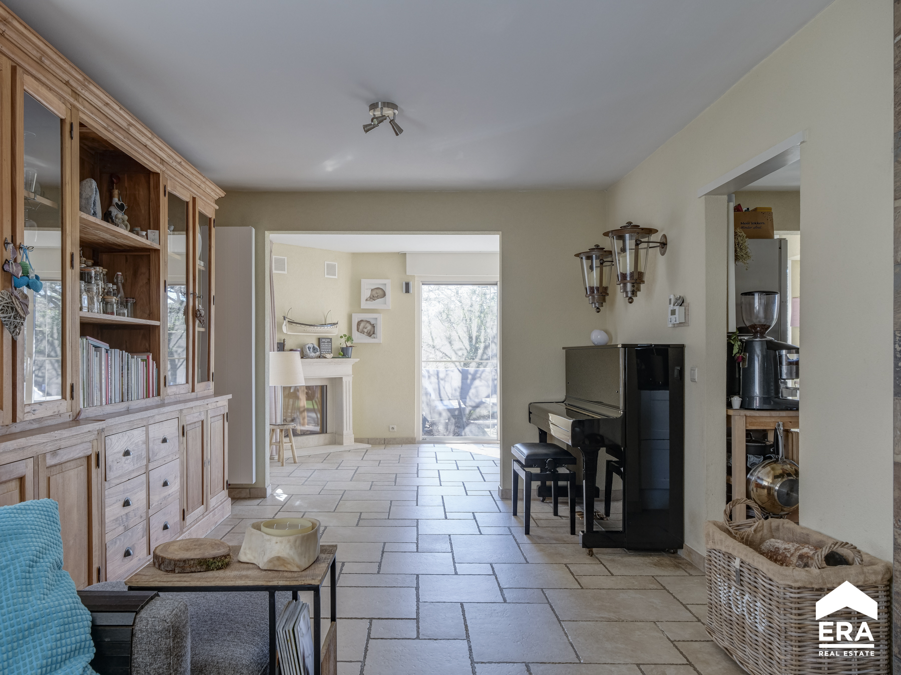 Gerenoveerde gezinswoning met praktijkruimte en zwembad - foto 5