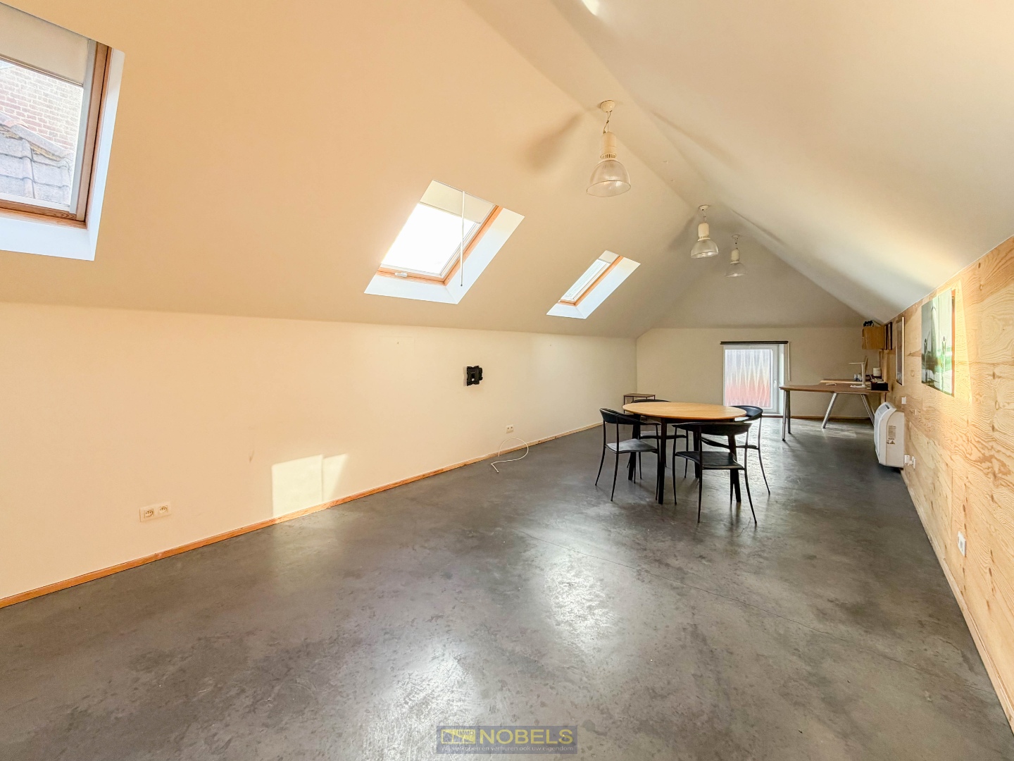 Te koop, duurzaam gerenoveerd magazijn (160m²) met kantoor te Ronse - foto 5