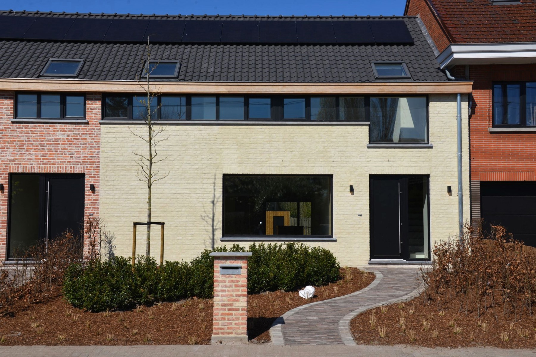 Stijl, ruimte en duurzaamheid perfect verenigd in deze instapklare topwoning. - foto 4
