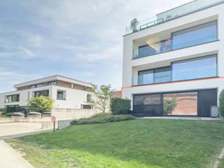 Maak snel uw afspraak via Anne De Block- OC Vastgoed: 0471 38 00 36 of anne@ocvastgoed.beDit modern, instapklaar appartement (77m²) met één...