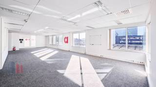 <strong>430 m²</strong> stijlvolle<strong> kantoorruimte </strong>te huur (en te koop).<br />Uitstekend gelegen vlak bij de <strong>R0 </strong>op- en afrit Groot-Bijgaarden met een vlotte verbinding naar het knooppunt met de<strong> E40</strong>. Tevens vlot bereikbaar met het openbaar vervoer (bus, tram en trein): station Sint-Agatha-Berchem ligt op 200 m. <br /><br />De kantoorruimte is gelegen op de tweede verdieping en omvat vergaderzalen, een meetingsruimte voor one-to-one gesprekken, eetruimte met kitchenette en moderne sanitaire voorzieningen,<br /><br />Het kantoor maakt deel uit van het “<strong>Inter Access Park</strong>” en biedt een professionele, comfortabele werkomgeving. Het gebouw is uitgerust met liften, toegangscontrole en een brandalarm. <br /><br />Er is ruime parkeergelegenheid voorzien, met de mogelijkheid tot aankoop.<br />Daarnaast zijn ook andere oppervlaktes beschikbaar, van<strong> 73 m² tot 2.359 m²</strong>, zowel te koop als te huur.<br /><br />Dankzij de ligging in een levendige buurt geniet u bovendien van een ruim aanbod aan winkels en eetgelegenheden in de directe omgeving, ideaal voor zowel medewerkers als bezoekers.<br /><br />Contacteer <strong>PANORAMA B2B</strong> voor meer informatie, plannen of een vrijblijvend plaatsbezoek via <strong>0477 09 00 09.</strong>