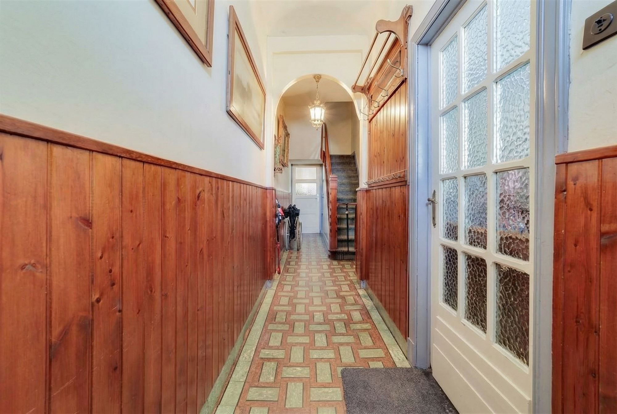 Te renoveren huis met drie slaapkamers en grote tuin - foto 4