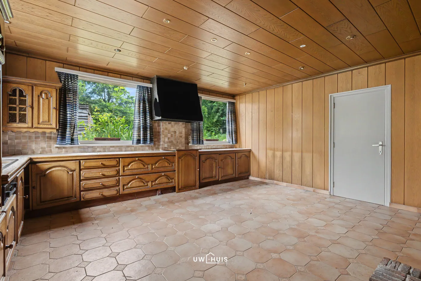 Ruime te renoveren woning op een groot perceel met tal van mogelijkheden - foto 5