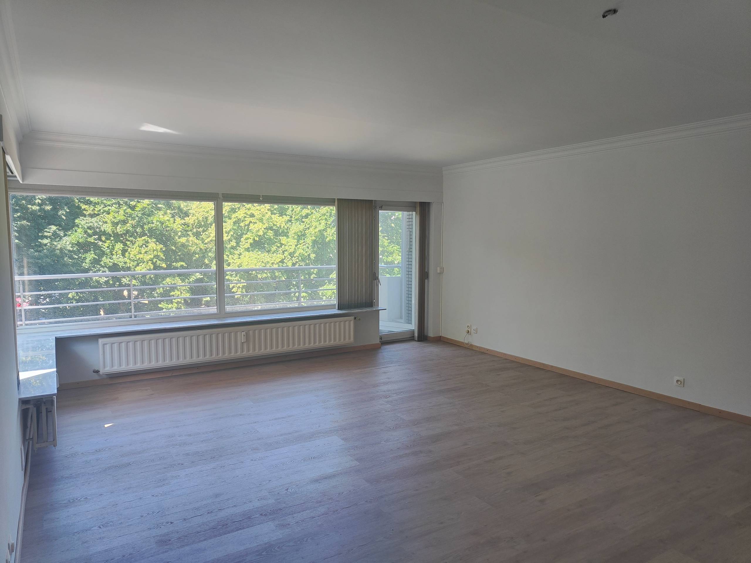 Ruim en recent opgefrist appartement met 3 slaapkamers te Sint-Andries - foto 4