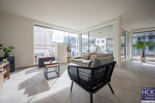 De liggingDit nieuwbouwappartement maakt deel uit van de gloednieuw gebouwde residentie 'Porta Klara', gebouwd op de hoek van de Tolpoortstraat en de...