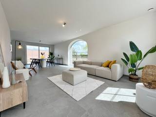 HUURKOOP huur een woning &amp; koop je nieuwe thuis!<br />Is dit je droomwoning, maar heb je voorlopig onvoldoende budget om het aan te kopen? Dan is HUURKOOP de oplossing! Via dit concept krijg je de kans om deze eigendom te huren en tegelijk maken jullie een wederzijdse belofte dat je deze eigendom zal aankopen tegen een vooraf afgesproken prijs. <br /><br />Met huurkoop spaar je voor je nieuwe thuis terwijl je er al woont. Gedurende een vooraf afgesproken periode ( max 2 jaar ) huur je deze woning. Op die manier leer je de woonst helemaal kennen en kun je het volledig naar je zin inrichten. Wanneer de afgesproken huurperiode voorbij is zal je deze woning aankopen en dit aan de prijs die bij het begin van de huurovereenkomst bepaald werd.<br /><br />Bovendien ben je je huurgelden bij de aankoop van deze eigendom niet kwijt, deze kan je immers gebruiken als voorschot op de aankoopprijs. Op die manier krijg je de kans om eerst nog wat te sparen. Een unieke kans dus!<br /><br />INTERESSE,?!<br />NEEM CONTACT MET ONS OP VOOR MEER INFO EN VOORWAARDEN.