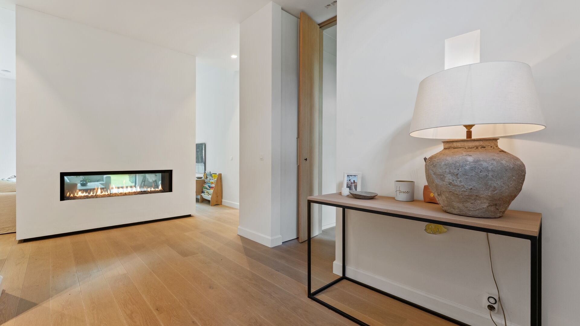 Exclusief en energiezuinig landhuis met verwarmd zwembad, praktijkruimtes, poolhouse en bosrijke tuin op 3.431 m² te Hasselt. - foto 5