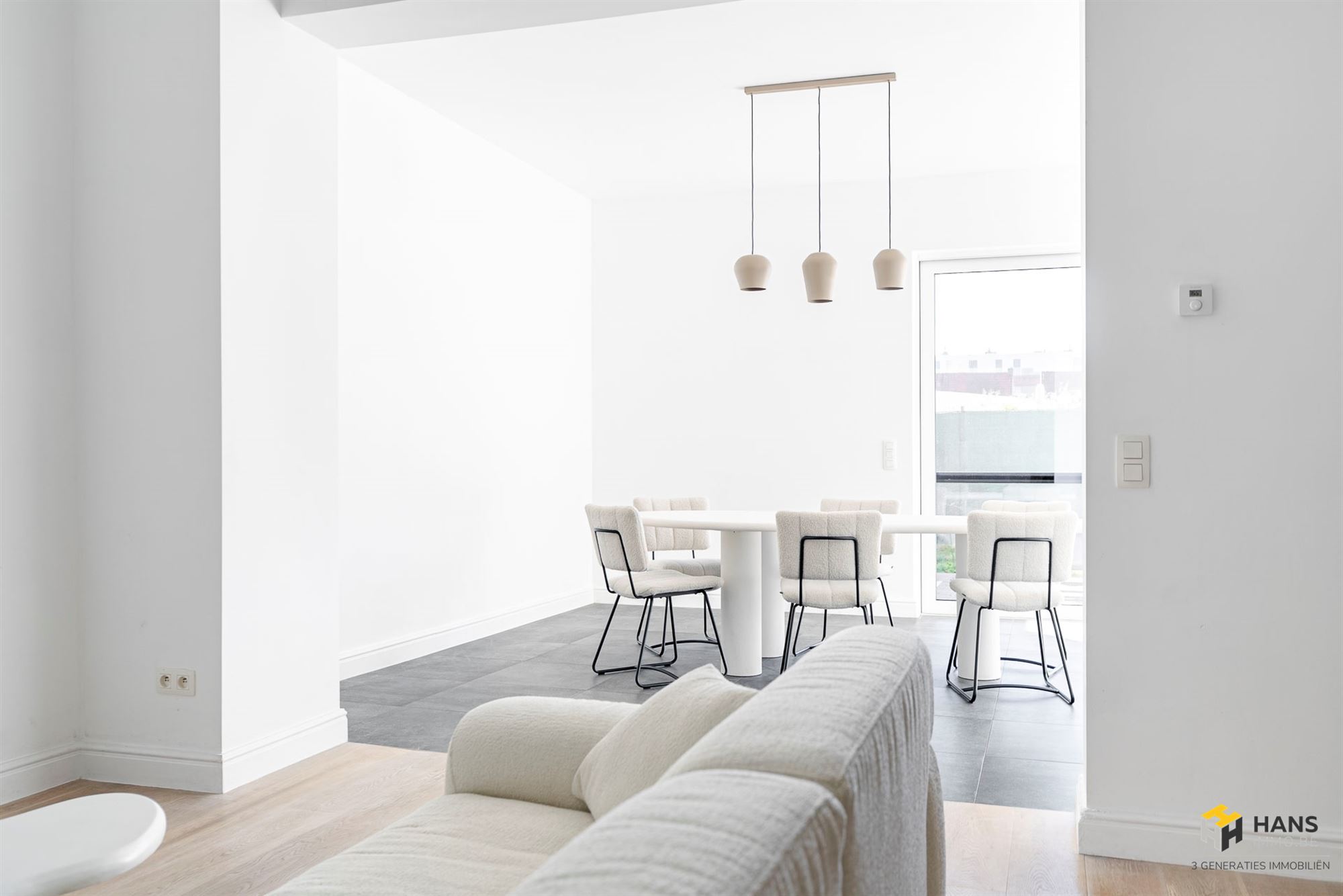 Instapklare woning ( 205 m²) met 4 slaapkamers en zuidgerichte tuin (55 m²) in Rumst. - foto 3