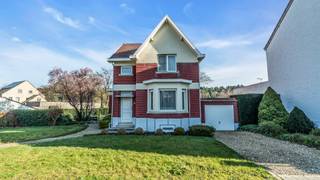 Welkom op de Stationsstraat 49  in As.Deze charmante, vrijstaande woning is uitstekend gelegen op een populaire locatie in As.De woning combineert...